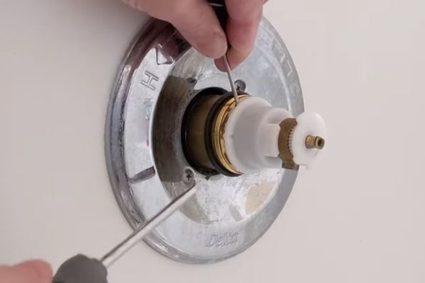 delta shower cartridge troubleshooting