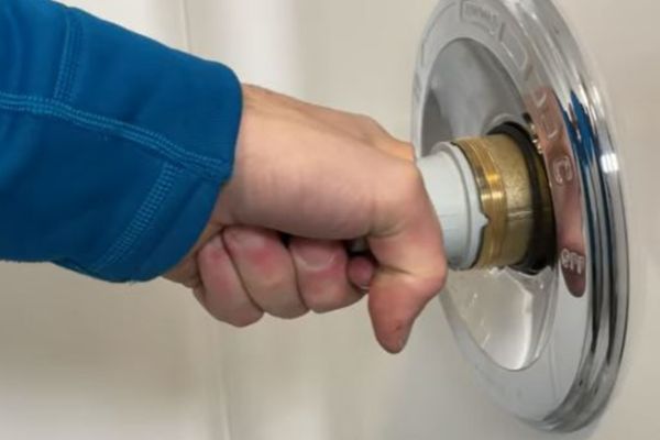 delta shower cartridge won't go in