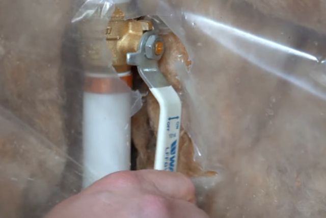 turn off the water supply