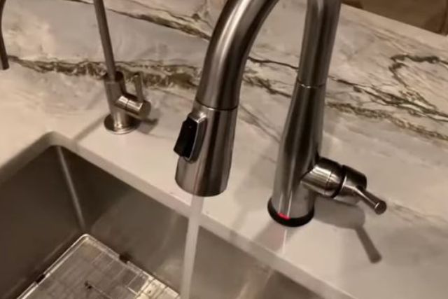 delta touch faucet blinking red