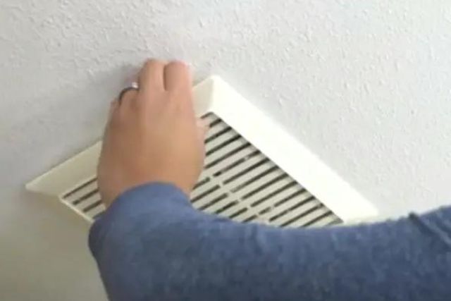 keep your bathroom air fresh
