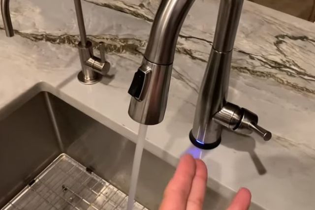 delta touch faucet blue light not working