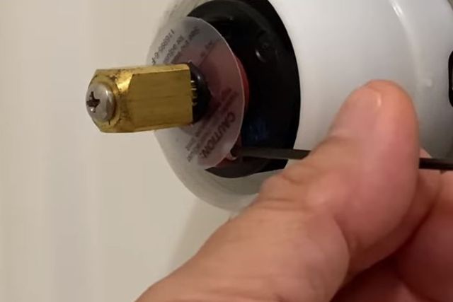 kohler shower valve temperature adjustment